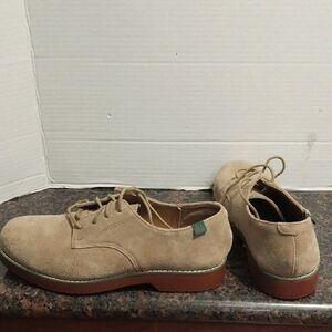 Unisex Tan Suede Shoes...Size 6.5W...EUC